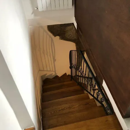 Casa Nella Roccia